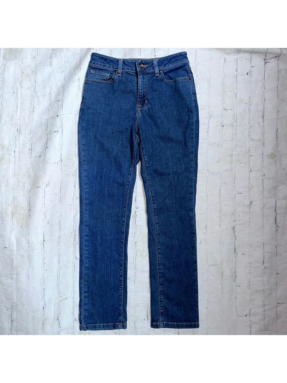 NWOT Women’s Size 2 LL Bean Classic Fit Straight Leg Denim Blue Jeans